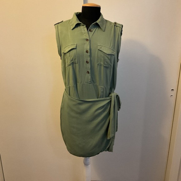 4. New York & Co Sleeveless Button Front Utility Shirt Dress Size Large - Picture 2 of 10